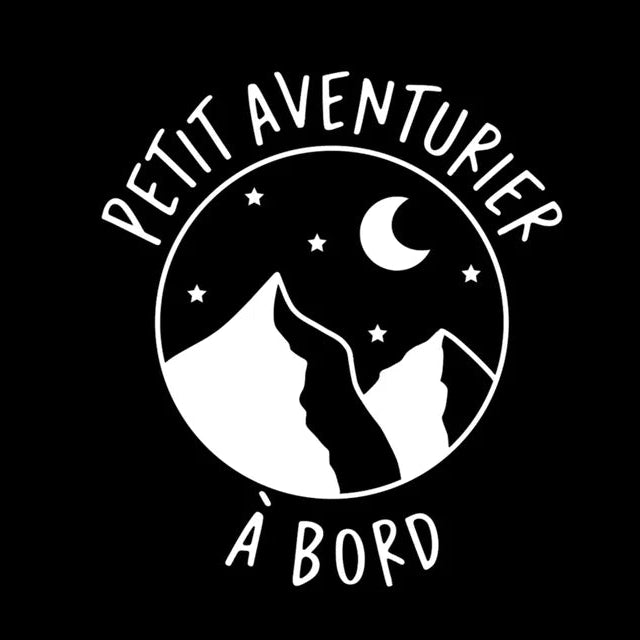 Autocollant Bébé à Bord - Style Vanlife Petit Baroudeur - 13.5cm